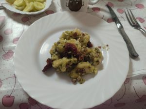 Ñoquis con salsa pesto preparada