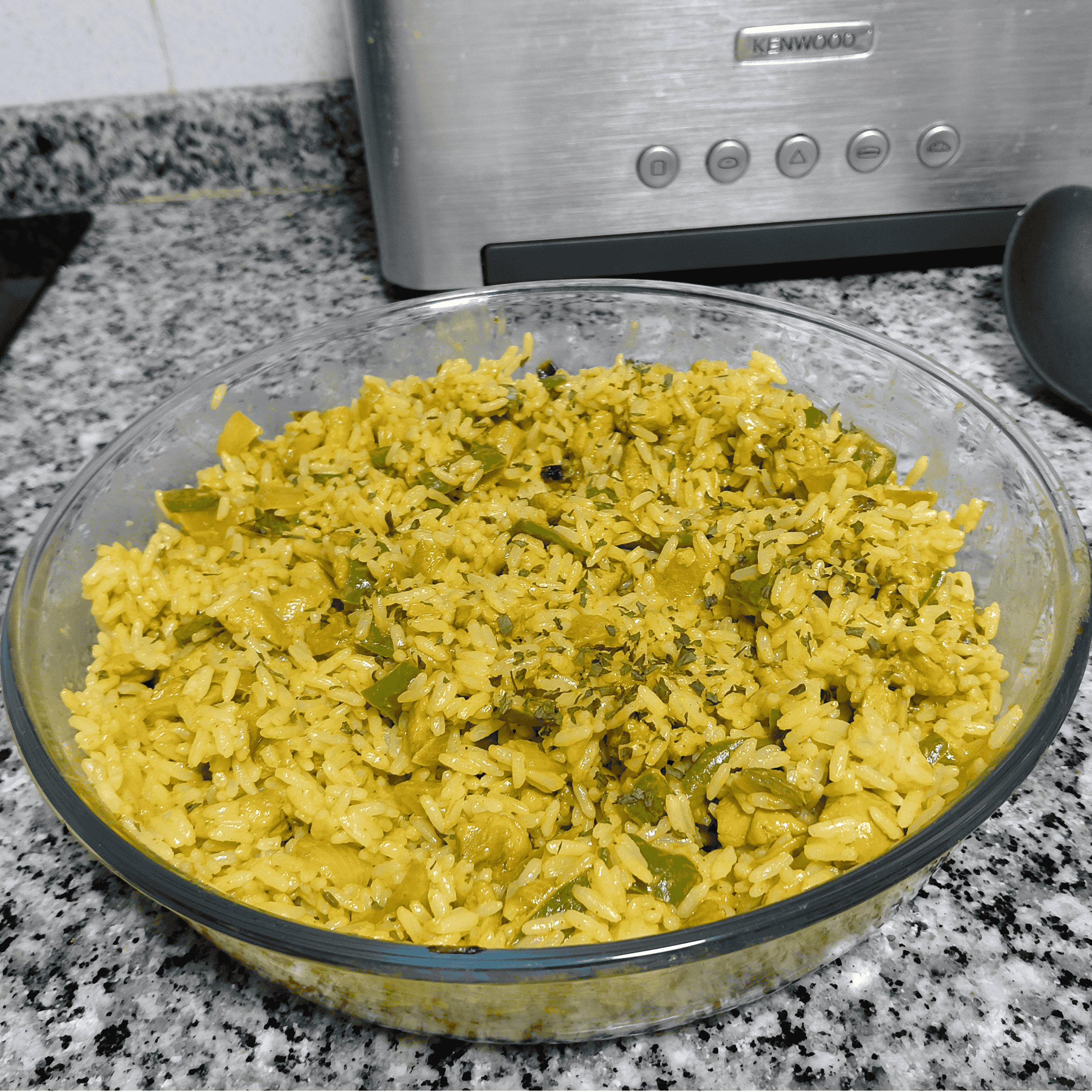 En este momento estás viendo Arroz con pollo al curry